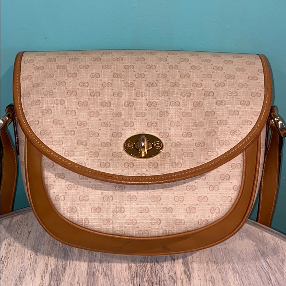 Beautiful vintage Gucci bag